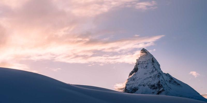 微服务通信的“智能交通系统”：深度解析Service Mesh核心原理与Istio实战指南