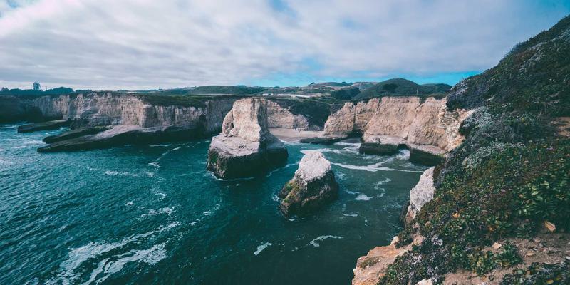 网络技术：企业数字化转型的引擎与基石——从HSBJL模型看实施策略